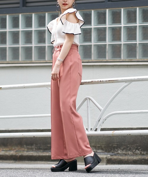 Chico（チコ）の「オープンショルダー配色リブニット（ニット/セーター・レディース・パープル/アイボリー/ピンク/ブラック/ブラウン・FREE）」の7枚目の写真