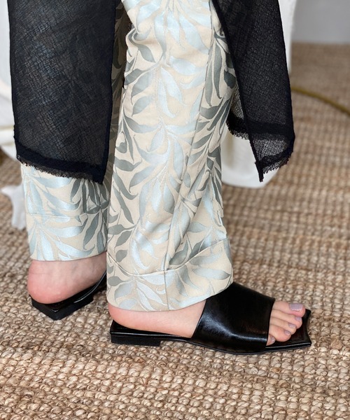 chuclla(チュクラ)の「Diagonal-cut square low sandal chs144(サンダル・レディース・ブラック/ホワイト/グレイッシュブルー・40/37/39/36/38)」の12枚目の写真