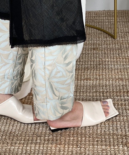 chuclla(チュクラ)の「Diagonal-cut square low sandal chs144(サンダル・レディース・ブラック/ホワイト/グレイッシュブルー・40/37/39/36/38)」の17枚目の写真