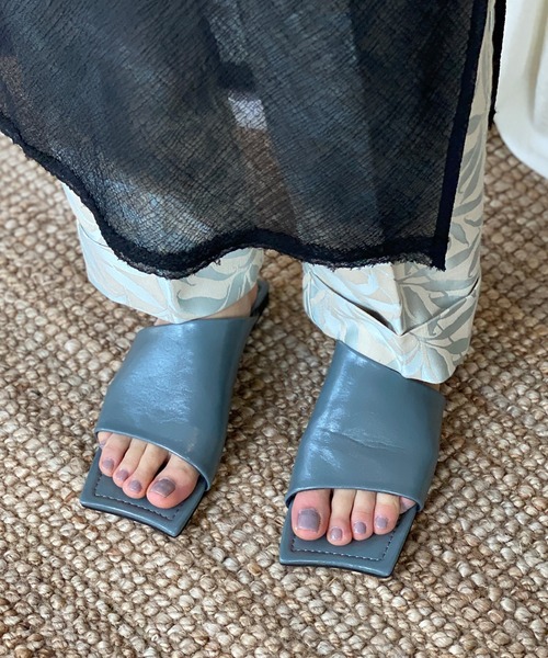 chuclla(チュクラ)の「Diagonal-cut square low sandal chs144(サンダル・レディース・ブラック/ホワイト/グレイッシュブルー・40/37/39/36/38)」の21枚目の写真