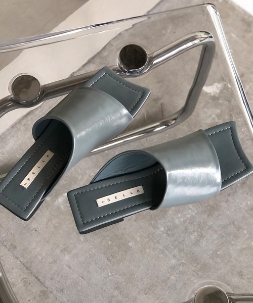 chuclla(チュクラ)の「Diagonal-cut square low sandal chs144(サンダル・レディース・ブラック/ホワイト/グレイッシュブルー・40/37/39/36/38)」の5枚目の写真