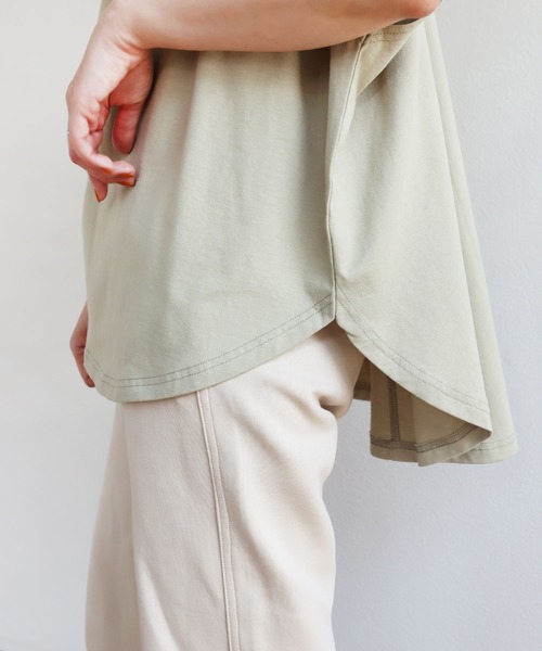 andme(アンドミー)の「コットン天竺オーバーサイズTシャツ トップス(Tシャツ/カットソー・レディース・チャコールグレー/オフホワイト/オリーブ・M)」の7枚目の写真