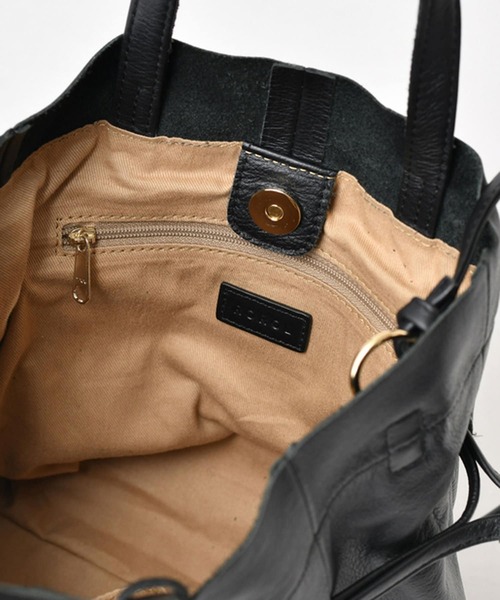 Omekashi（オメカシ）の「ROROL レザーミニ巾着トート（トートバッグ・レディース・オフホワイト/ブラック/シルバー・FREE）」の5枚目の写真