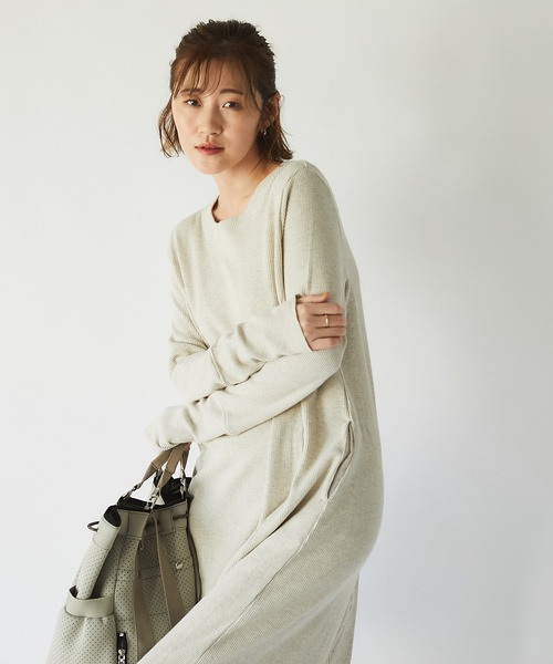 un dix cors（アンディコール）の「女性らしいしなやかなシルエット　ワッフルフレアロングワンピース（ワンピース・レディース・アイボリー/ブラック/チャコールグレー・FREE）」の4枚目の写真