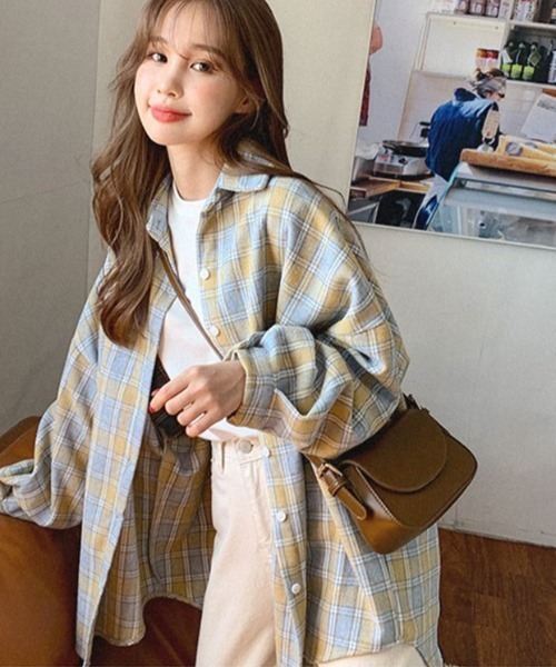 muahmuah(ムーアムーア)の「A'GEM/9 × .kom『muah muah/ムーアムーア』MUAH OVERFIT CHECK SHIRT/オーバーサイズチェックシャツ(シャツ/ブラウス・レディース・ベージュ/ネイビー/マスタード・FREE)」の1枚目の写真