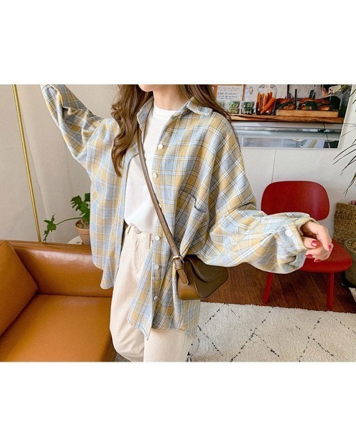 muahmuah(ムーアムーア)の「A'GEM/9 × .kom『muah muah/ムーアムーア』MUAH OVERFIT CHECK SHIRT/オーバーサイズチェックシャツ(シャツ/ブラウス・レディース・ベージュ/ネイビー/マスタード・FREE)」の20枚目の写真