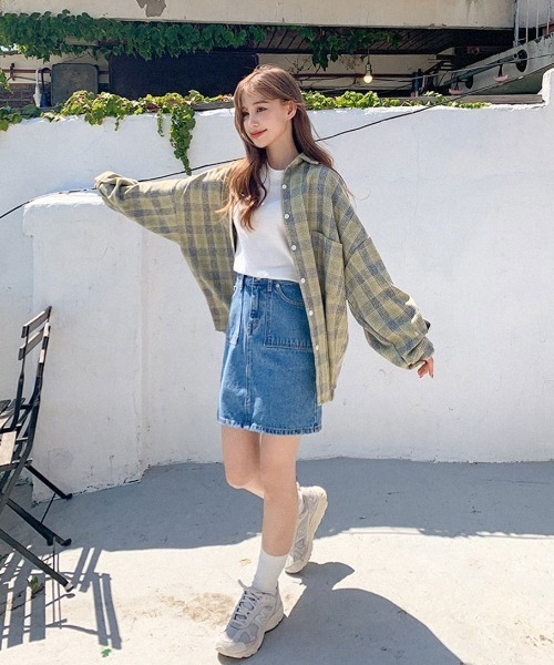 muahmuah(ムーアムーア)の「A'GEM/9 × .kom『muah muah/ムーアムーア』MUAH OVERFIT CHECK SHIRT/オーバーサイズチェックシャツ(シャツ/ブラウス・レディース・ベージュ/ネイビー/マスタード・FREE)」の17枚目の写真