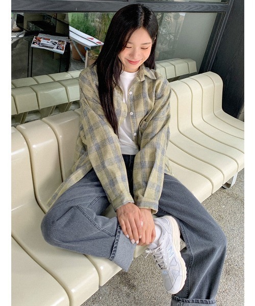 muahmuah(ムーアムーア)の「A'GEM/9 × .kom『muah muah/ムーアムーア』MUAH OVERFIT CHECK SHIRT/オーバーサイズチェックシャツ(シャツ/ブラウス・レディース・ベージュ/ネイビー/マスタード・FREE)」の7枚目の写真