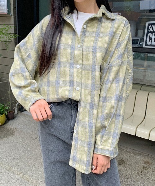 muahmuah(ムーアムーア)の「A'GEM/9 × .kom『muah muah/ムーアムーア』MUAH OVERFIT CHECK SHIRT/オーバーサイズチェックシャツ(シャツ/ブラウス・レディース・ベージュ/ネイビー/マスタード・FREE)」の18枚目の写真