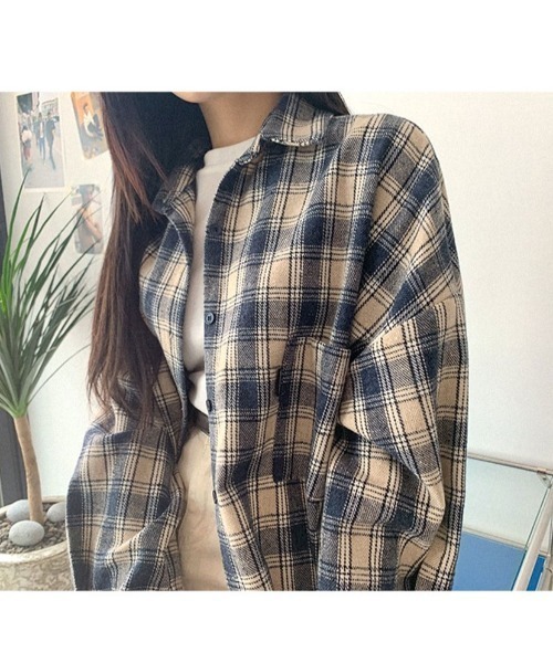 muahmuah(ムーアムーア)の「A'GEM/9 × .kom『muah muah/ムーアムーア』MUAH OVERFIT CHECK SHIRT/オーバーサイズチェックシャツ(シャツ/ブラウス・レディース・ベージュ/ネイビー/マスタード・FREE)」の10枚目の写真