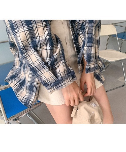 muahmuah(ムーアムーア)の「A'GEM/9 × .kom『muah muah/ムーアムーア』MUAH OVERFIT CHECK SHIRT/オーバーサイズチェックシャツ(シャツ/ブラウス・レディース・ベージュ/ネイビー/マスタード・FREE)」の5枚目の写真