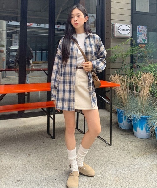 muahmuah(ムーアムーア)の「A'GEM/9 × .kom『muah muah/ムーアムーア』MUAH OVERFIT CHECK SHIRT/オーバーサイズチェックシャツ(シャツ/ブラウス・レディース・ベージュ/ネイビー/マスタード・FREE)」の21枚目の写真