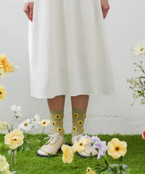 MERLOT（メルロー）の「フラワーソックス（ソックス/靴下・レディース・チャコールグレー/カーキ/アイボリー・FREE）」の19枚目の写真