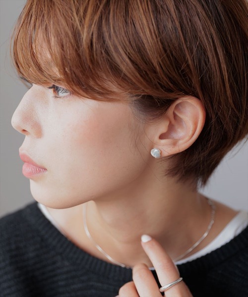 DONOBAN(ドノバン)の「バロックパールピアス(ピアス(両耳用)・レディース・ゴールド・ONESIZE)」の3枚目の写真