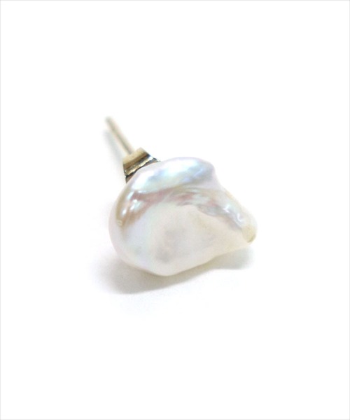 DONOBAN(ドノバン)の「バロックパールピアス(ピアス(両耳用)・レディース・ゴールド・ONESIZE)」の5枚目の写真