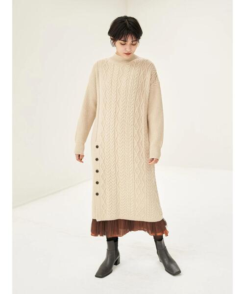 YECCA VECCA（イェッカヴェッカ）の「ボタン×ケーブル編みニットワンピース＊（ワンピース・レディース・ライトベージュ/ブラウン/ブルー系その他7・FREE）」の11枚目の写真