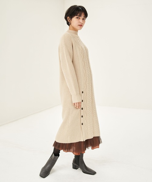 YECCA VECCA（イェッカヴェッカ）の「ボタン×ケーブル編みニットワンピース＊（ワンピース・レディース・ライトベージュ/ブラウン/ブルー系その他7・FREE）」の3枚目の写真