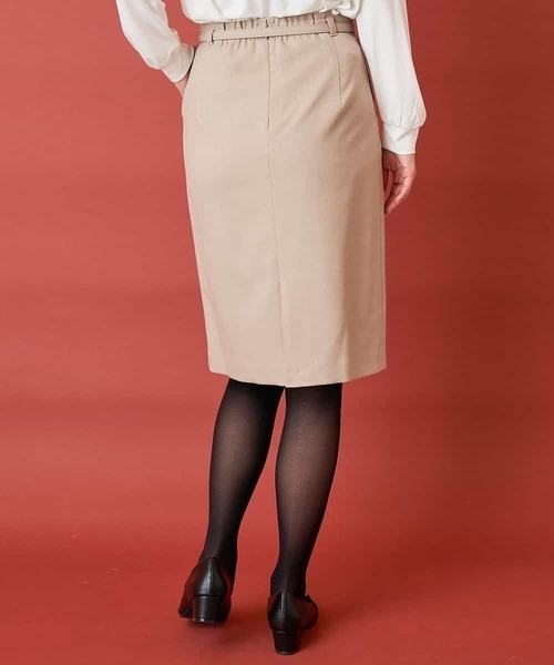 OFUON le MK(オフオンルエムケー)の「【洗える/抗菌/防臭】ベルト付きラップ風タイトスカート(スカート・レディース・チャコールグレー/ベージュ・40/38/36)」の15枚目の写真