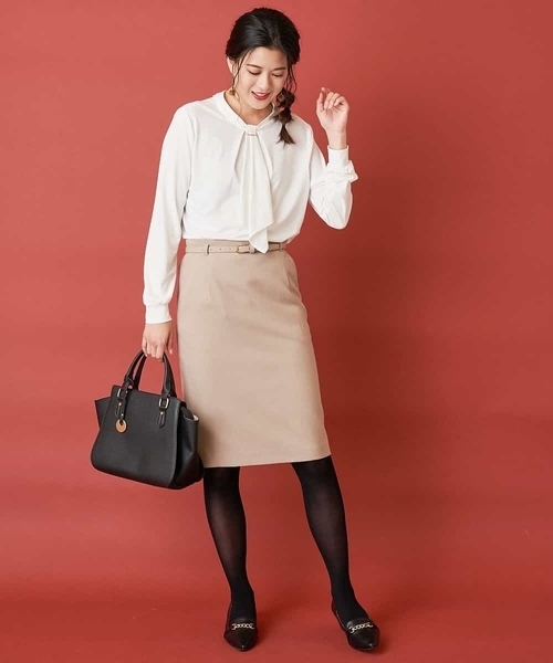 OFUON le MK(オフオンルエムケー)の「【洗える/抗菌/防臭】ベルト付きラップ風タイトスカート(スカート・レディース・チャコールグレー/ベージュ・40/38/36)」の13枚目の写真