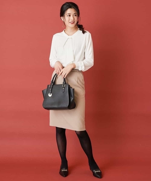 OFUON le MK(オフオンルエムケー)の「【洗える/抗菌/防臭】ベルト付きラップ風タイトスカート(スカート・レディース・チャコールグレー/ベージュ・40/38/36)」の3枚目の写真