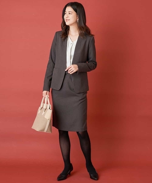 OFUON le MK(オフオンルエムケー)の「【洗える/抗菌/防臭】ベルト付きラップ風タイトスカート(スカート・レディース・チャコールグレー/ベージュ・40/38/36)」の9枚目の写真