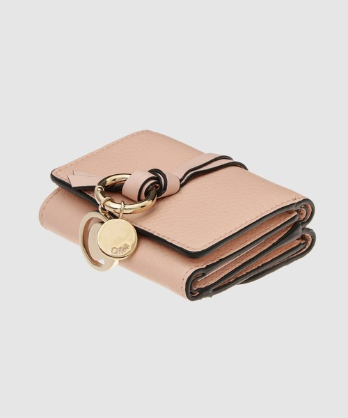 Chloe(クロエ)の「ALPHABET / グレイン&シャイニーカーフスキン トリフォールドウォレット MINI TRI FOLD(財布・レディース・ライトピンク・FREE)」の5枚目の写真