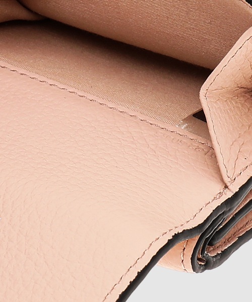 Chloe(クロエ)の「ALPHABET / グレイン&シャイニーカーフスキン トリフォールドウォレット MINI TRI FOLD(財布・レディース・ライトピンク・FREE)」の9枚目の写真