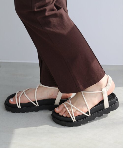 RAY CASSIN(レイカズン)の「M/L展開 ナロースポサン(サンダル・レディース・ライトグレー/ブラック/カーキ/キナリ・MEDIUM/LARGE)」の22枚目の写真