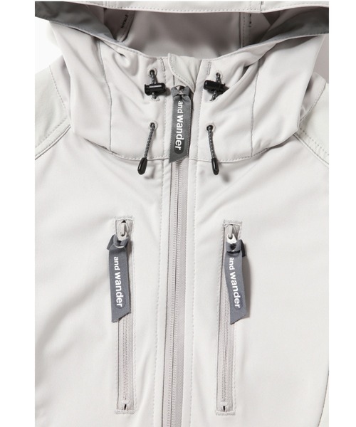 and wander(アンドワンダー)の「and wander/アンドワンダー trek jacket 2 トレックジャケット2 5742121043(ナイロンジャケット・レディース・オフホワイト・0)」の4枚目の写真
