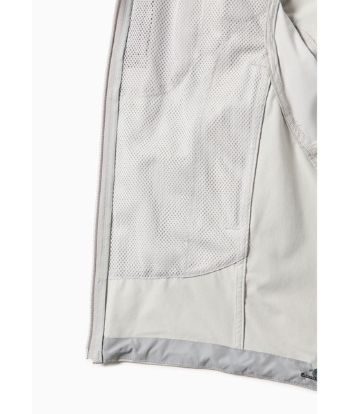 and wander(アンドワンダー)の「and wander/アンドワンダー trek jacket 2 トレックジャケット2 5742121043(ナイロンジャケット・レディース・オフホワイト・0)」の5枚目の写真