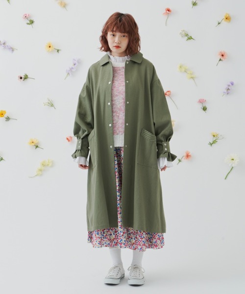 MERLOT（メルロー）の「ボリューム袖ステンカラーコート（ステンカラーコート・レディース・ナチュラル/チャコールグレー/カーキ・FREE）」の10枚目の写真