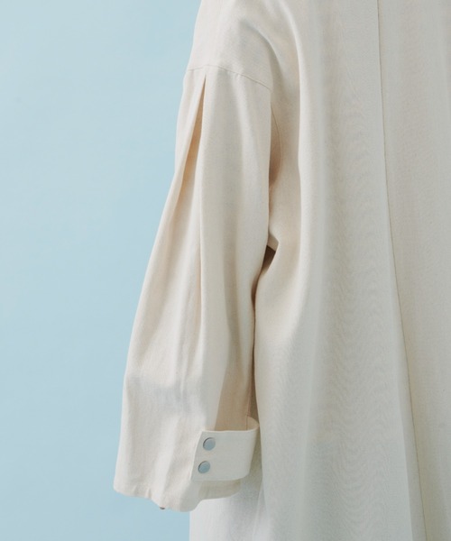 MERLOT（メルロー）の「ボリューム袖ステンカラーコート（ステンカラーコート・レディース・ナチュラル/チャコールグレー/カーキ・FREE）」の15枚目の写真