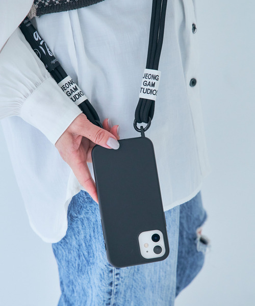 macaroni edge（マカロニエッジ）の「〈macaroni edge/マカロニエッジ〉トリプルロープのシリコンiPhoneケース  (iphone12/12pro/12mini/13/13pro/11/SE/14)（スマホケース/カバー・レディース・ブラック/ピンク/グレイッシュベージュ/ライトパープル/ブラウン/オフホワイト/ライトグレー/グリーン/ライトブルー/フューシャピンク/ライトイエロー/ミント・iPhone 12/12 Pro/iPhone 13 Pro/iPhone 13/iPhone 7/8/SE(第2/第3世代)/iPhone 11/iPhone 12 mini/iPhone 14）」の20枚目の写真