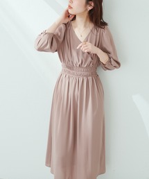 柔らかな美シルエットラインを生み出す カシュクール風落ち感ワンピース