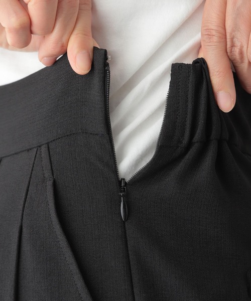 LEPSIM（レプシィム）の「ハイウエストタックパンツ2　277895（その他パンツ・レディース・ブラック/レッド/グレイッシュベージュ・MEDIUM/LARGE）」の13枚目の写真