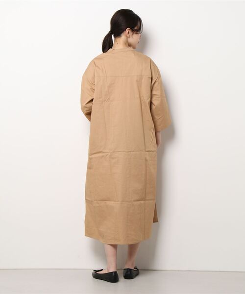 Grand PARK（グランドパーク）の「ピンタック入り　ワイドスリーブ前開きワンピース（シャツワンピース・レディース・カーキ/ベージュ/ネイビー/ホワイト・FREE）」の6枚目の写真