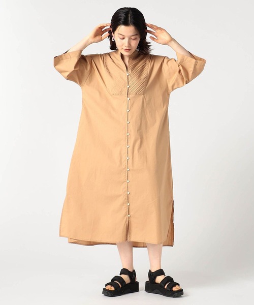 Grand PARK（グランドパーク）の「ピンタック入り　ワイドスリーブ前開きワンピース（シャツワンピース・レディース・カーキ/ベージュ/ネイビー/ホワイト・FREE）」の3枚目の写真