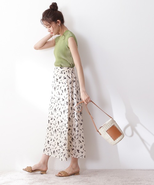 N.（N. Natural Beauty Basic）（エヌエヌナチュラルビューティーベーシック）の「◆配色リブノースリーブニット（ニット/セーター・レディース・ベージュ/レッド/グリーン・MEDIUM）」の7枚目の写真