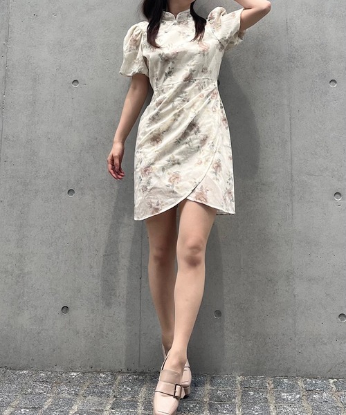 titty＆Co. PETIT by poyo（ティティーアンドコープティバイポヨ）の「【titty&Co.PETIT by POYO】フラワーカシュクールミニワンピース（ワンピース・レディース・アイボリー・SMALL/MEDIUM）」の5枚目の写真