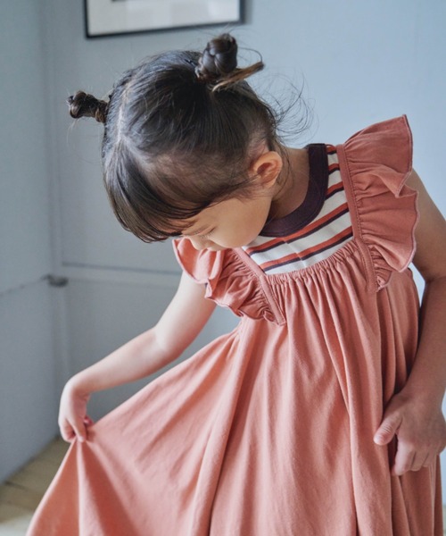 LOWRYS FARM(ローリーズファーム)の「カタフリルカットノースリーブワンピース 299637(ワンピース・キッズ・ピンク/イエロー/ブルー/ボルドー・110cm/120cm/130cm/140cm/150cm)」の3枚目の写真