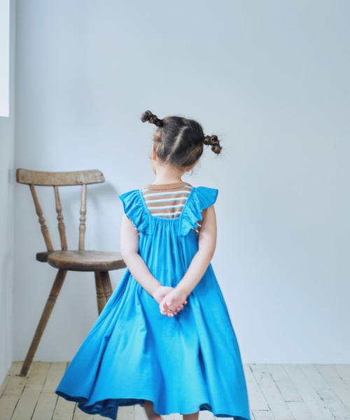 LOWRYS FARM(ローリーズファーム)の「カタフリルカットノースリーブワンピース 299637(ワンピース・キッズ・ピンク/イエロー/ブルー/ボルドー・110cm/120cm/130cm/140cm/150cm)」の2枚目の写真