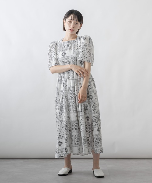 mebole（メボレ）の「ペイズリー柄フレアワンピース（ワンピース・レディース・ホワイト/ピンク・FREE）」の3枚目の写真