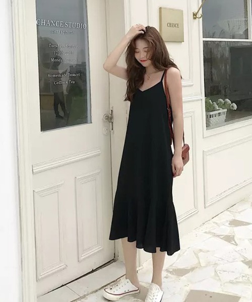 Auntie Rosa(アンティローザ)の「シンプルキャミワンピース(ワンピース・レディース・ブラック・FREE)」の2枚目の写真