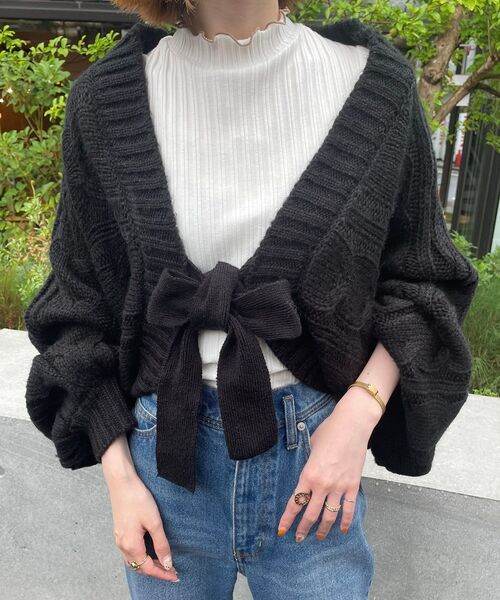 MAJESTIC LEGON（マジェスティックレゴン）の「ショートケーブルボレロ（カーディガン/ボレロ・レディース・ブラック/グレー/アイボリー/ピンクベージュ・MEDIUM）」の17枚目の写真