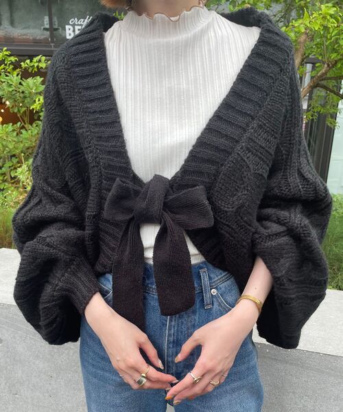 MAJESTIC LEGON（マジェスティックレゴン）の「ショートケーブルボレロ（カーディガン/ボレロ・レディース・ブラック/グレー/アイボリー/ピンクベージュ・MEDIUM）」の18枚目の写真