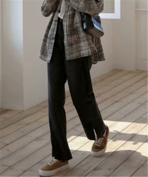 MAISON DE THERESE(メゾン ド テレーズ)の「ハイウエスト スリットデニムパンツ(デニムパンツ・レディース・ブラック/ブルー・M)」の2枚目の写真