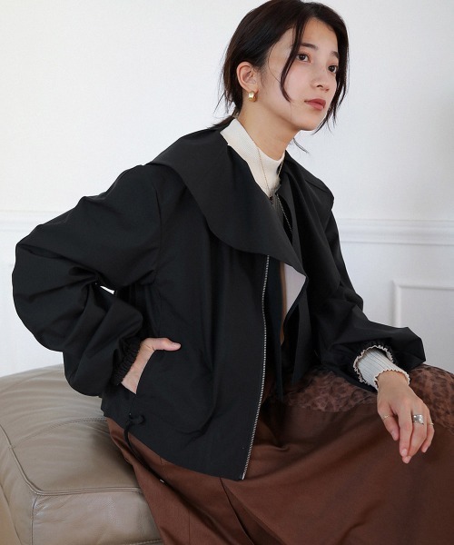 Bou Jeloud(ブージュルード)の「リバーシブルフリルカラーブルゾン(ブルゾン・レディース・ブラック/パープル・38)」の6枚目の写真