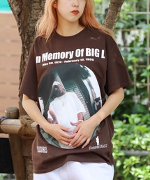 PLEASURES | PLEASURES/プレジャーズ IN MEMORY T-SHIRT ビッグシルエット 半袖 Tシャツ フロントロゴ(Tシャツ/カットソー)