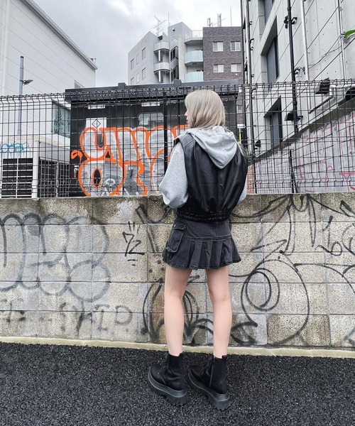 Figments(フィグメンツ)の「カーゴプリーツヘムデニムスカート(デニムスカート・レディース・ブラック・SMALL/MEDIUM)」の5枚目の写真