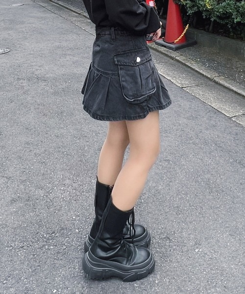 Figments(フィグメンツ)の「カーゴプリーツヘムデニムスカート(デニムスカート・レディース・ブラック・SMALL/MEDIUM)」の15枚目の写真